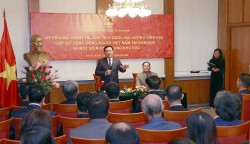 Chủ tịch Quốc hội Vương Đình Huệ gặp mặt cộng đồng người Việt Nam tại Bulgaria và một số nước châu Âu